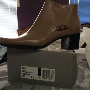 Liz Claiborne boot